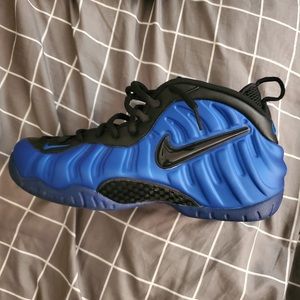 Like New Foamposite Sneakers